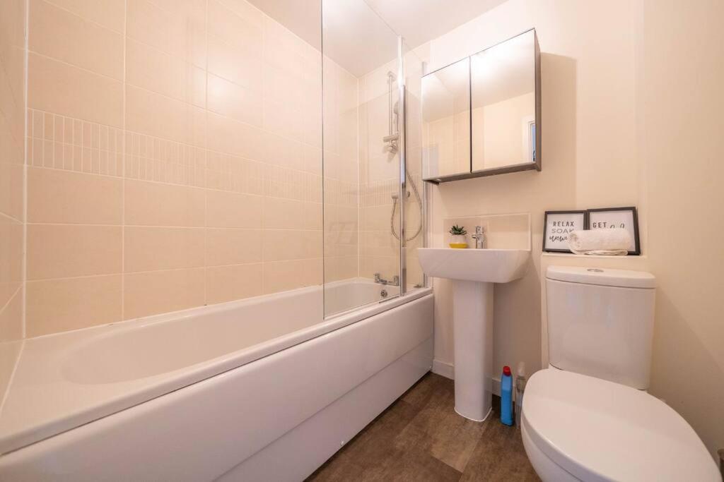 شقة Good For Company Let 2-Bed In Coventry 2X Parking المظهر الخارجي الصورة