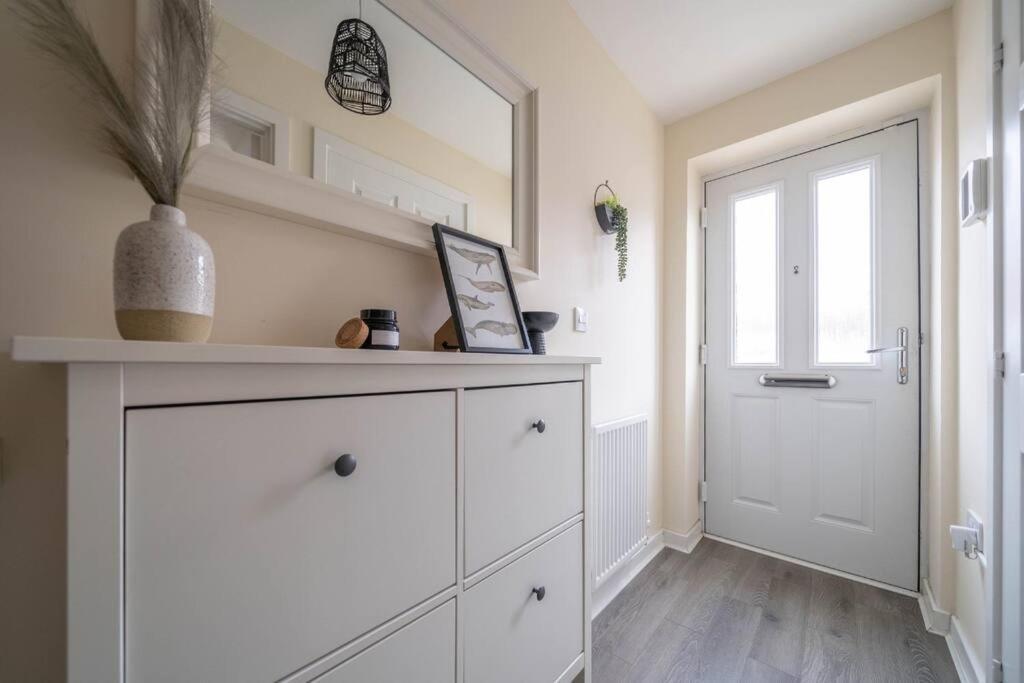 شقة Good For Company Let 2-Bed In Coventry 2X Parking المظهر الخارجي الصورة