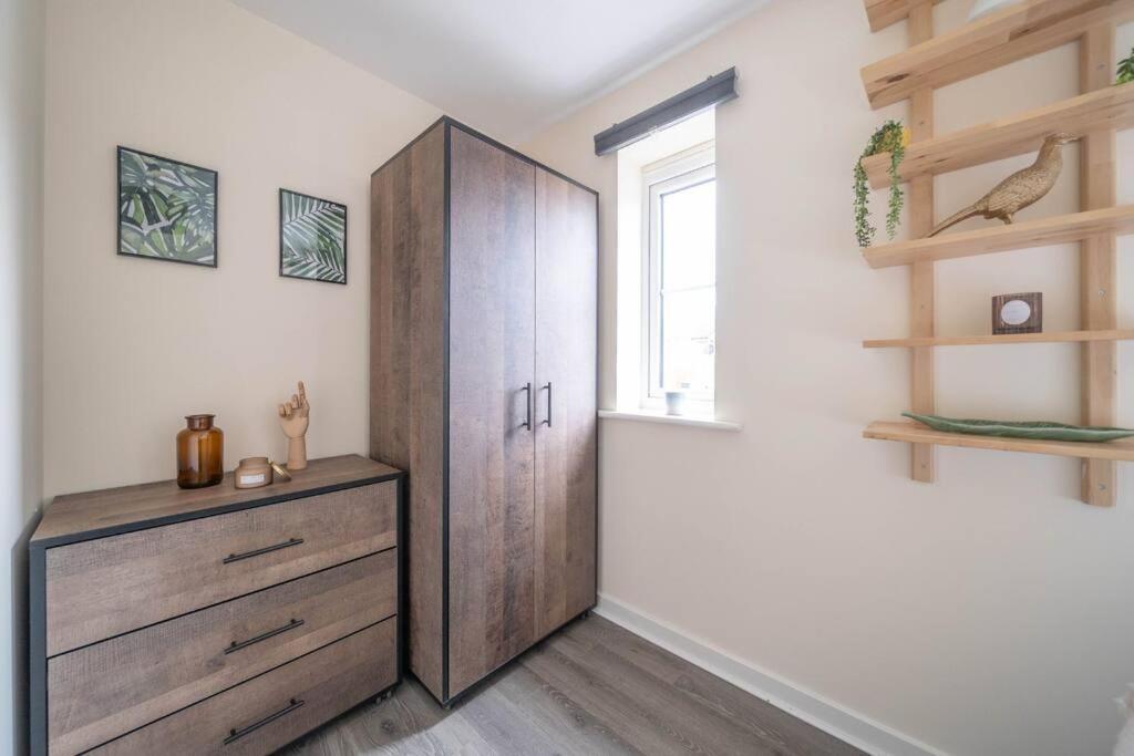 شقة Good For Company Let 2-Bed In Coventry 2X Parking المظهر الخارجي الصورة