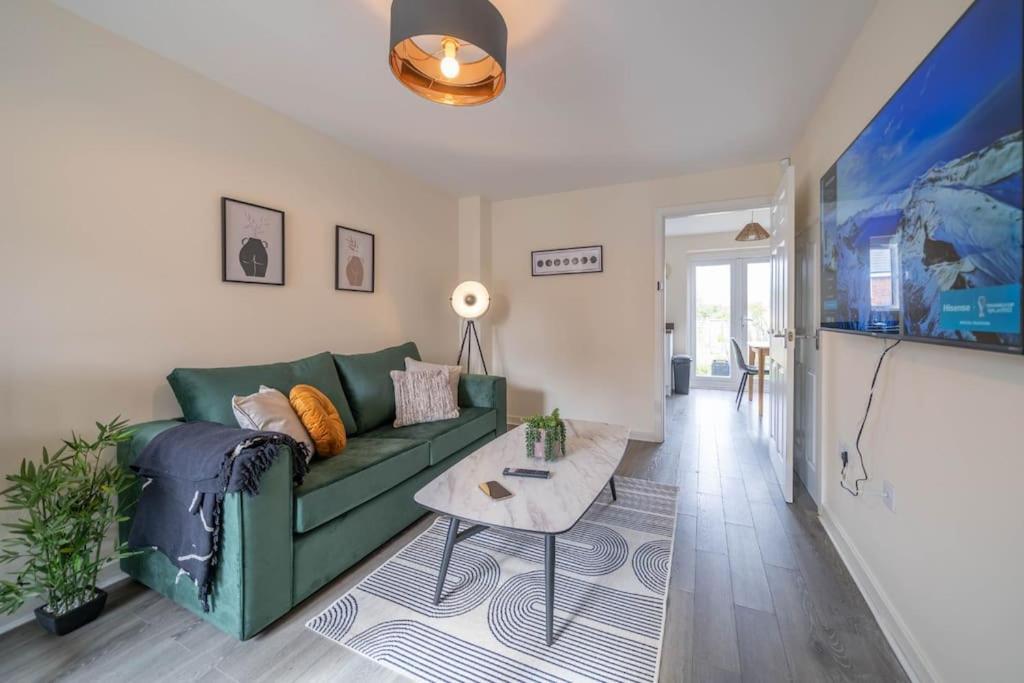 شقة Good For Company Let 2-Bed In Coventry 2X Parking المظهر الخارجي الصورة